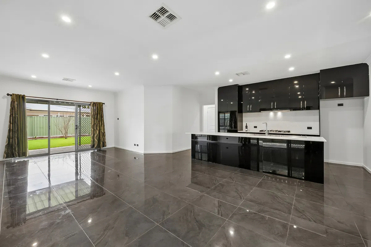 10 Trevor Street — photo 6 of 28