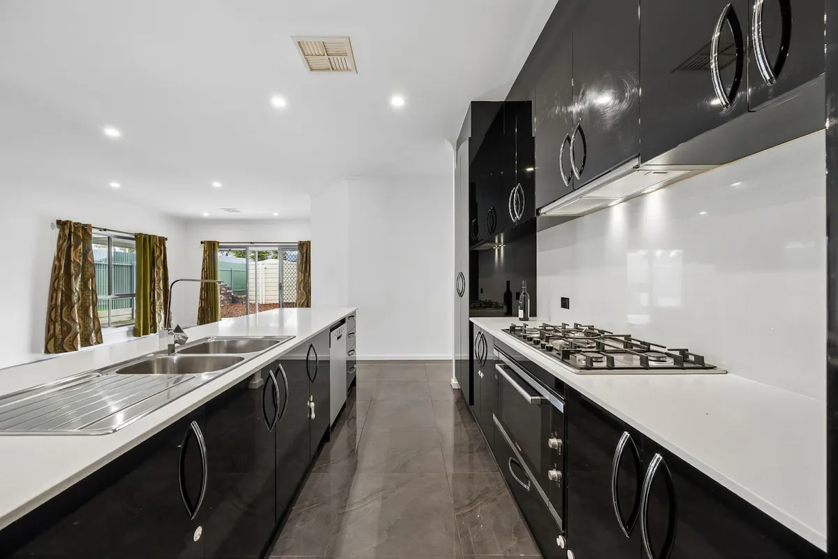 10 Trevor Street — photo 10 of 28