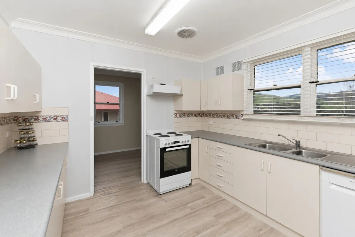 26 Tor Street — photo 4 of 18