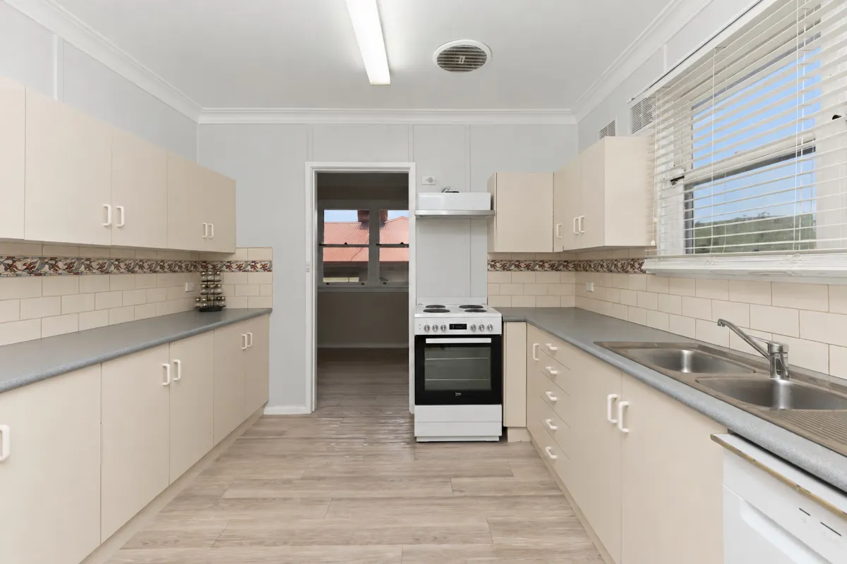 26 Tor Street — photo 9 of 18