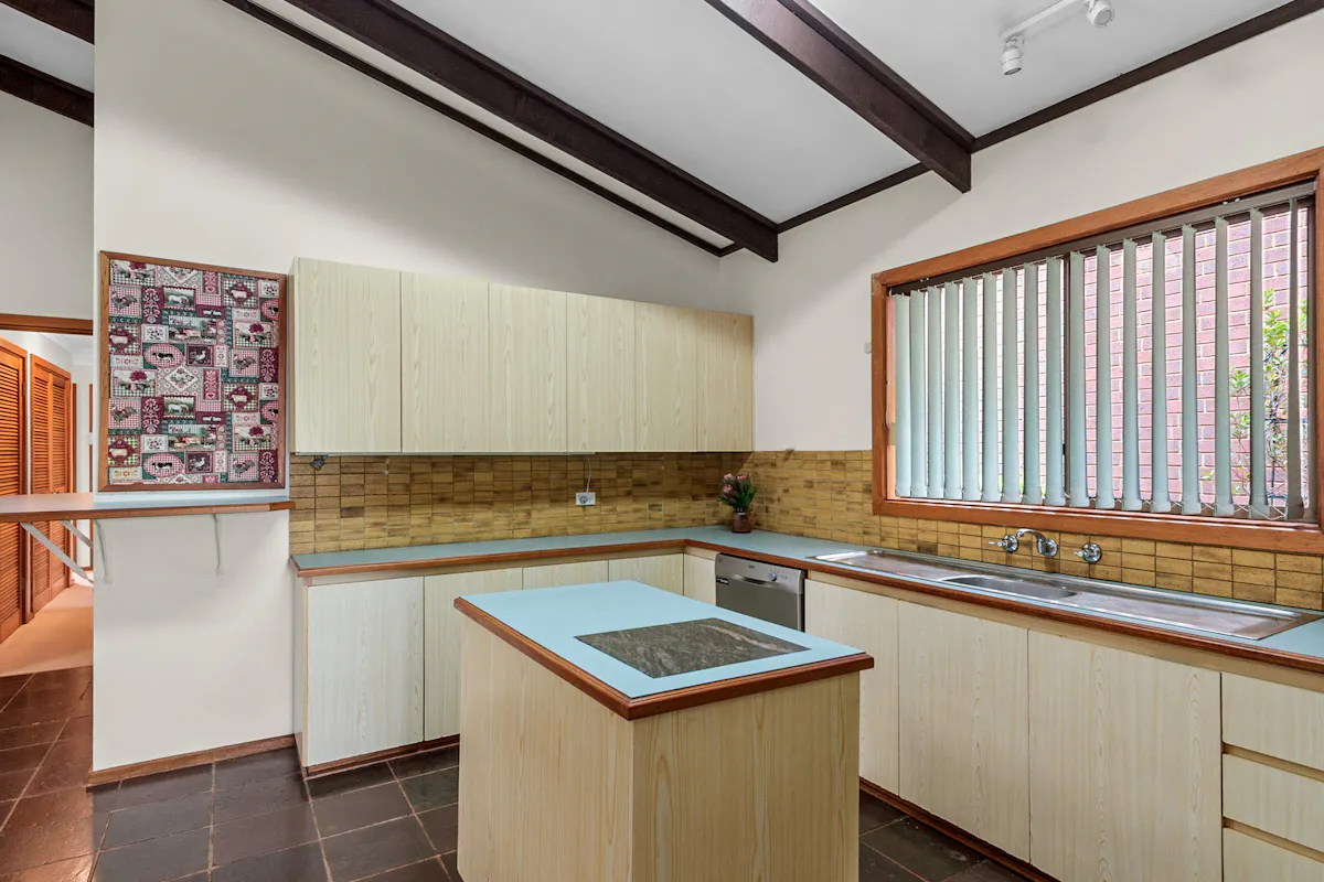 68 Blyth Road — photo 11 of 30