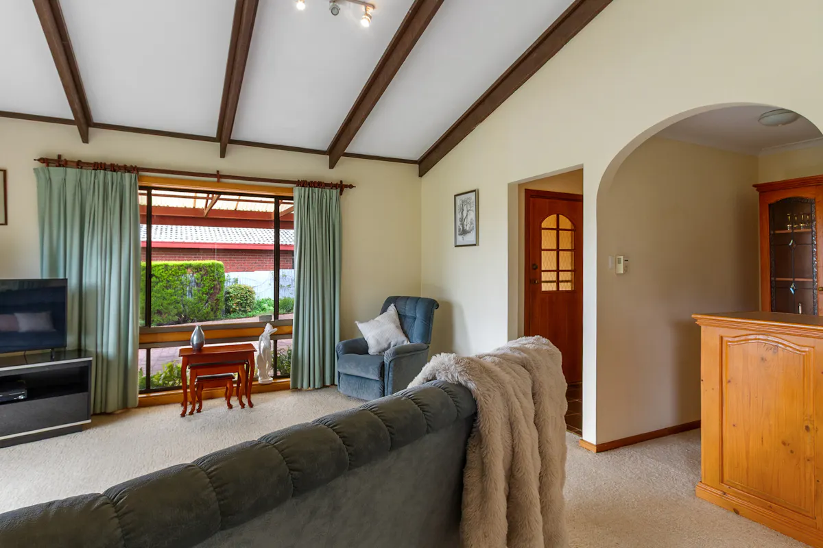 68 Blyth Road — photo 4 of 30