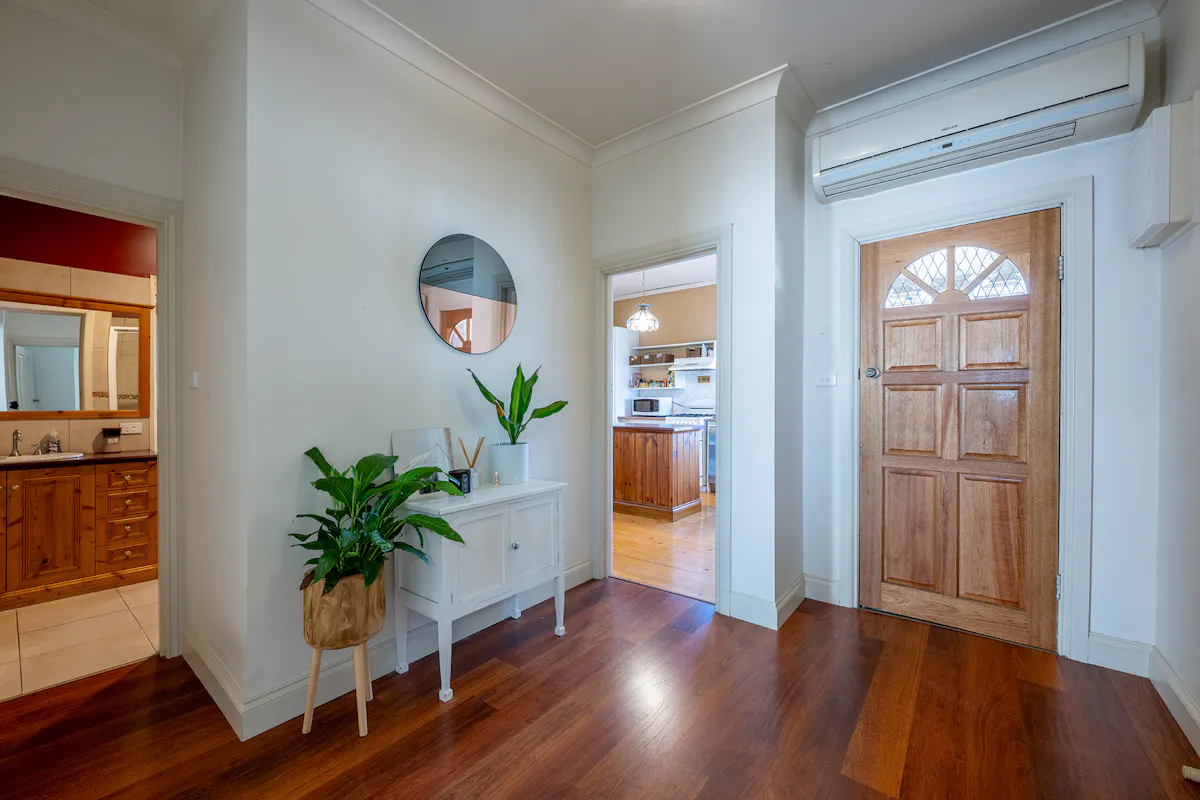 13 Robinson Street — photo 2 of 27