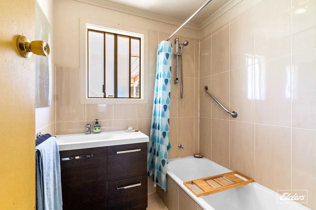 24 Sugarwood Crescent — photo 14 of 22