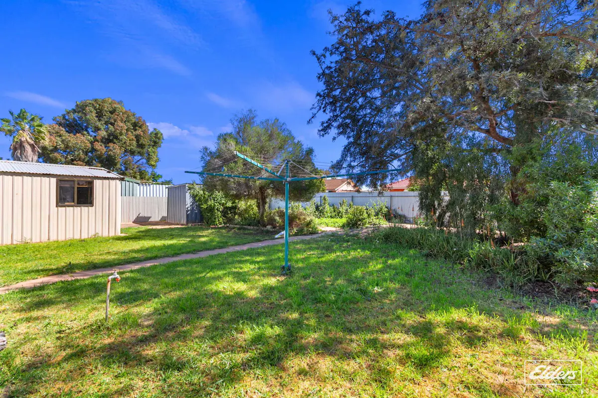 24 Sugarwood Crescent — photo 17 of 22