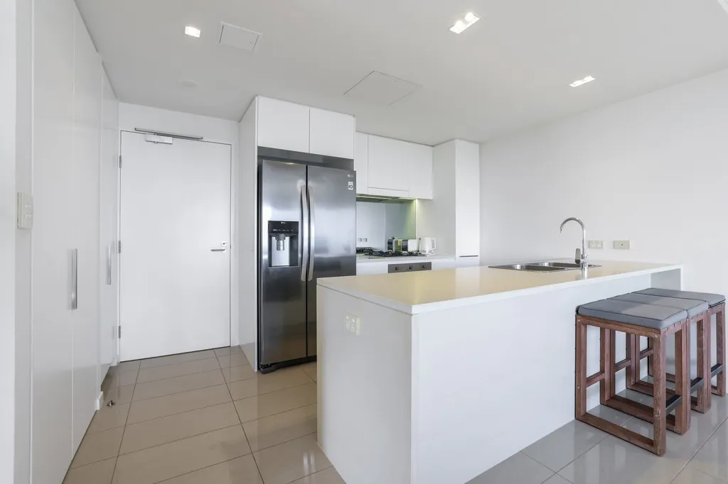 6310/7 Anchorage Court — photo 4 of 15