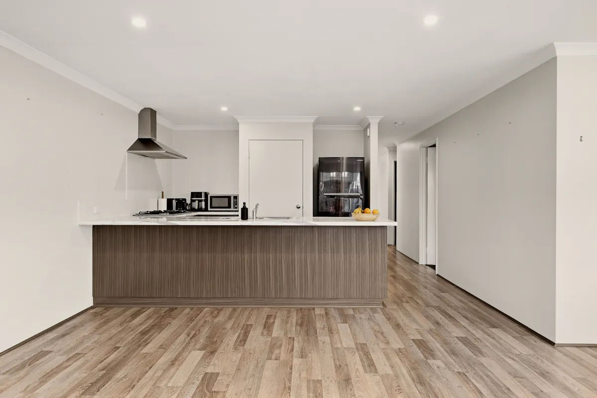 32 Saltwater Street — photo 2 of 14