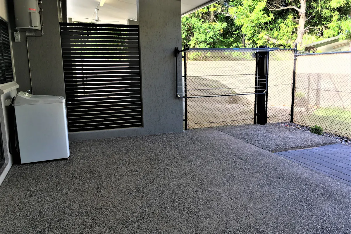 2/1 Wellington Parade — photo 6 of 6
