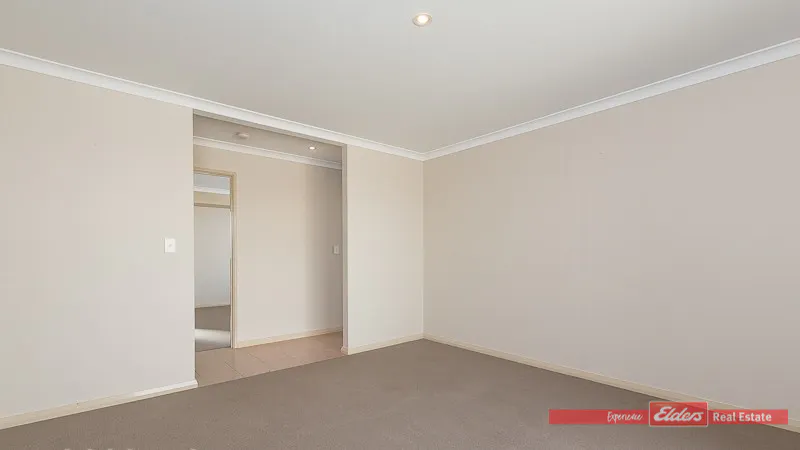 29 Jims Crescent — photo 3 of 19