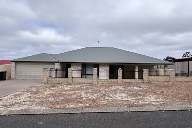 3 Hunter Street — photo from Elders Real Estate Bunbury / Davenport - McCombe Road