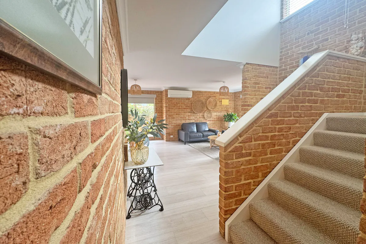 2/32 Westmacott Street — photo 3 of 30