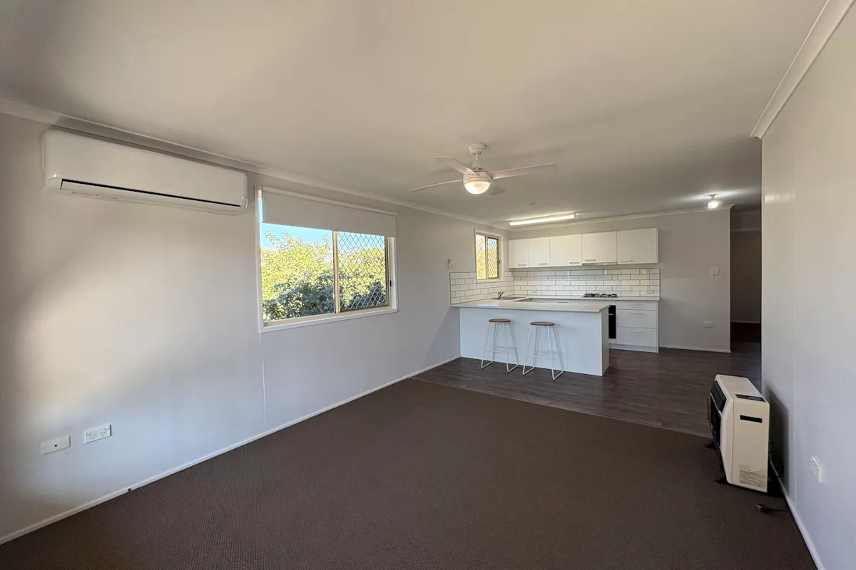10 Raceview Drive — photo 4 of 9
