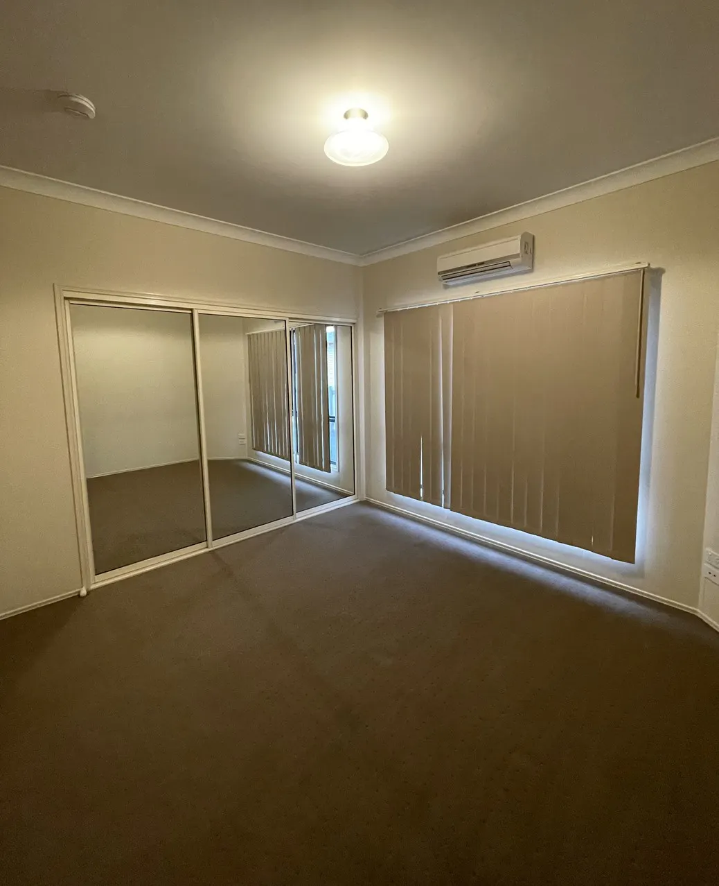 2/11 Patrick Street — photo 8 of 11
