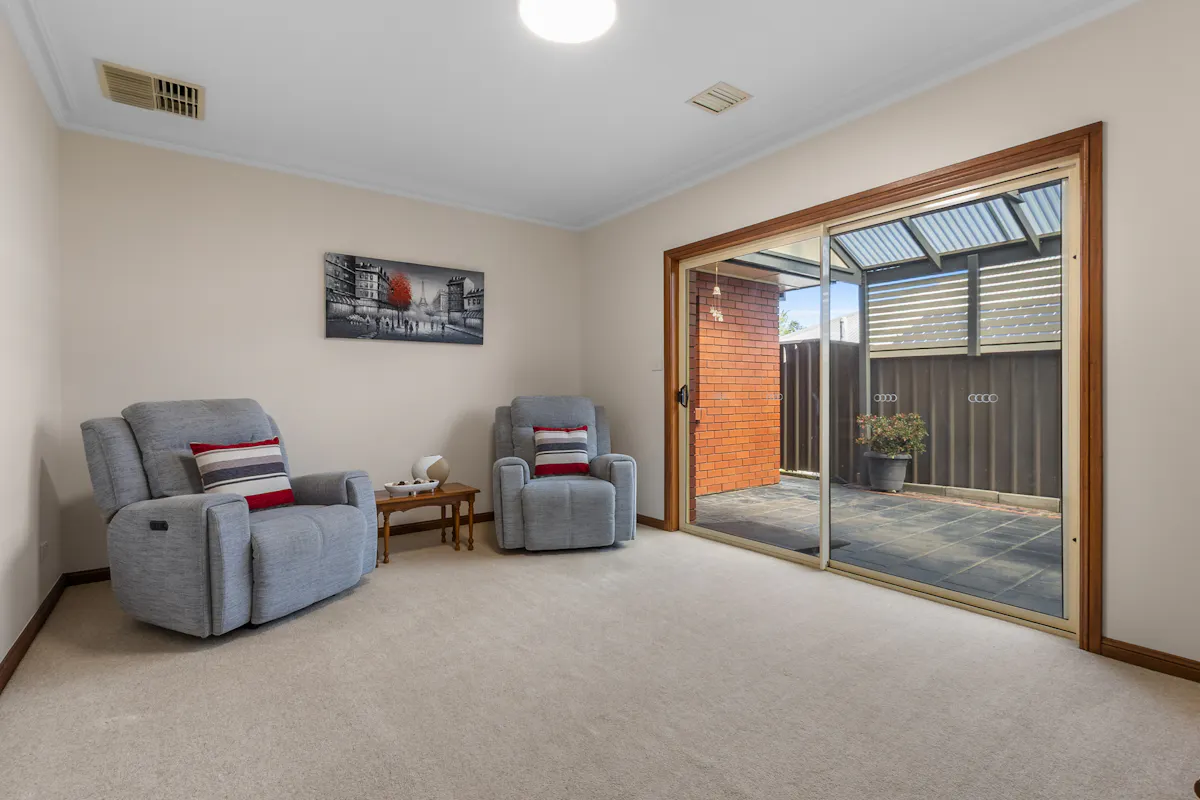 18 Dempster Court — photo 9 of 24