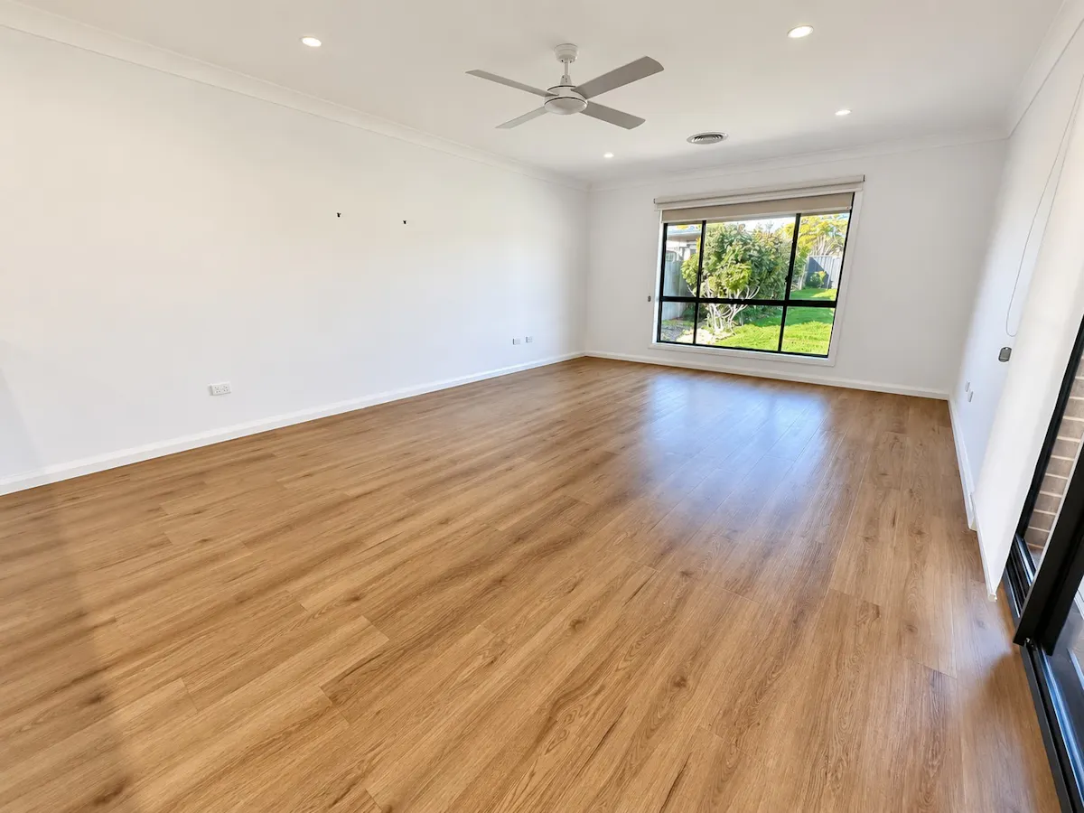 107 Currajong Street — photo 3 of 9