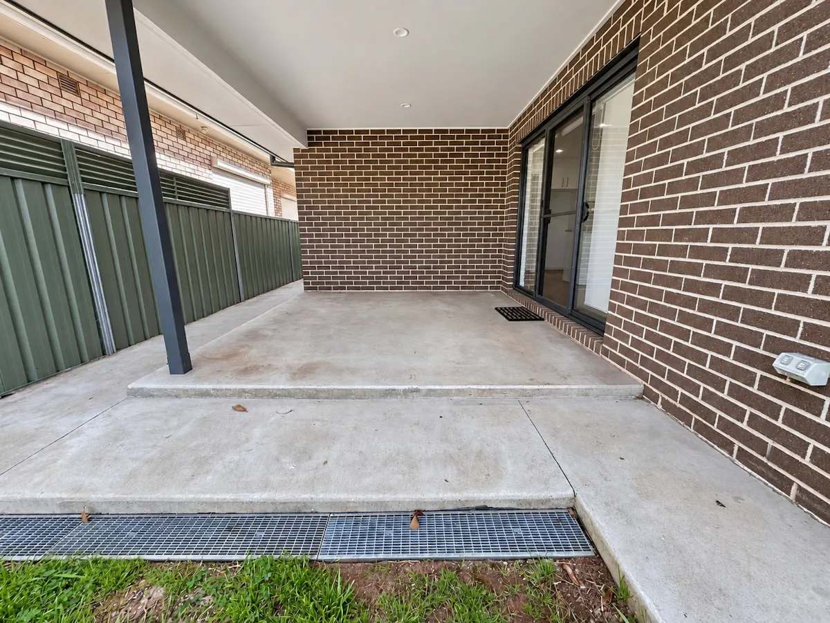 107 Currajong Street — photo 7 of 9