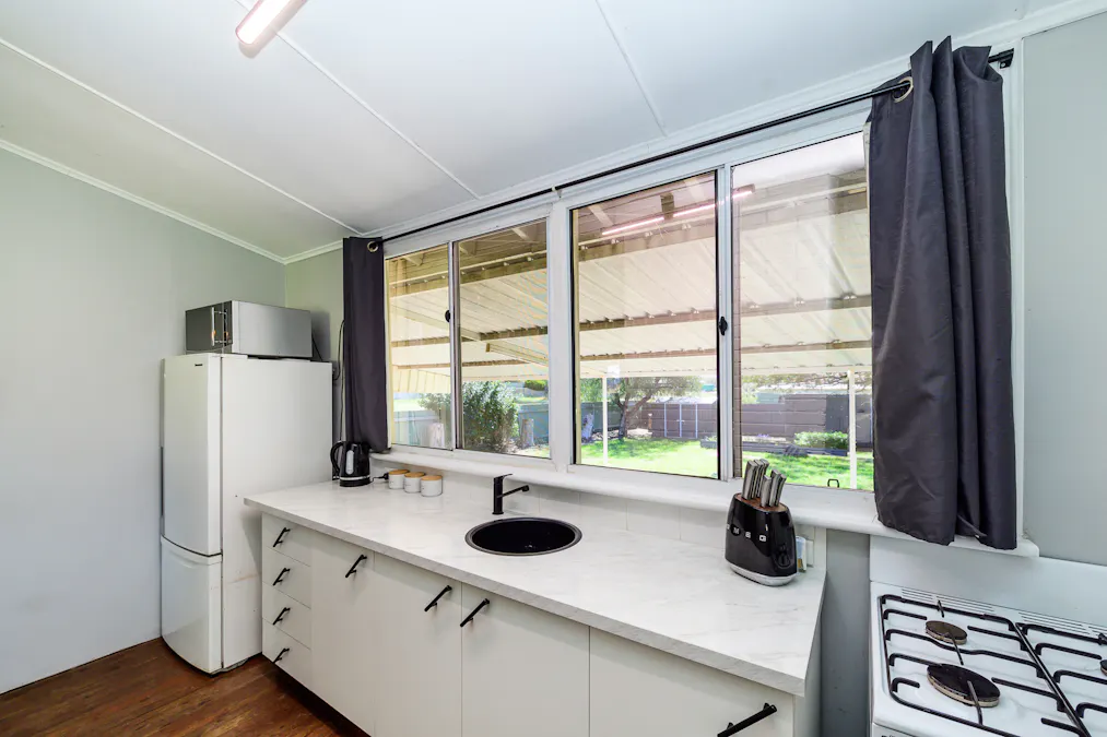 25 Yalbaroo Road, Northam, WA, 6401 - Image 10