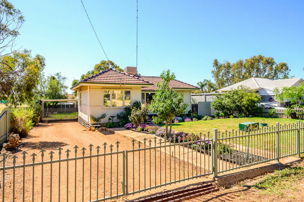 25 Yalbaroo Road, Northam, WA, 6401 - Image 2