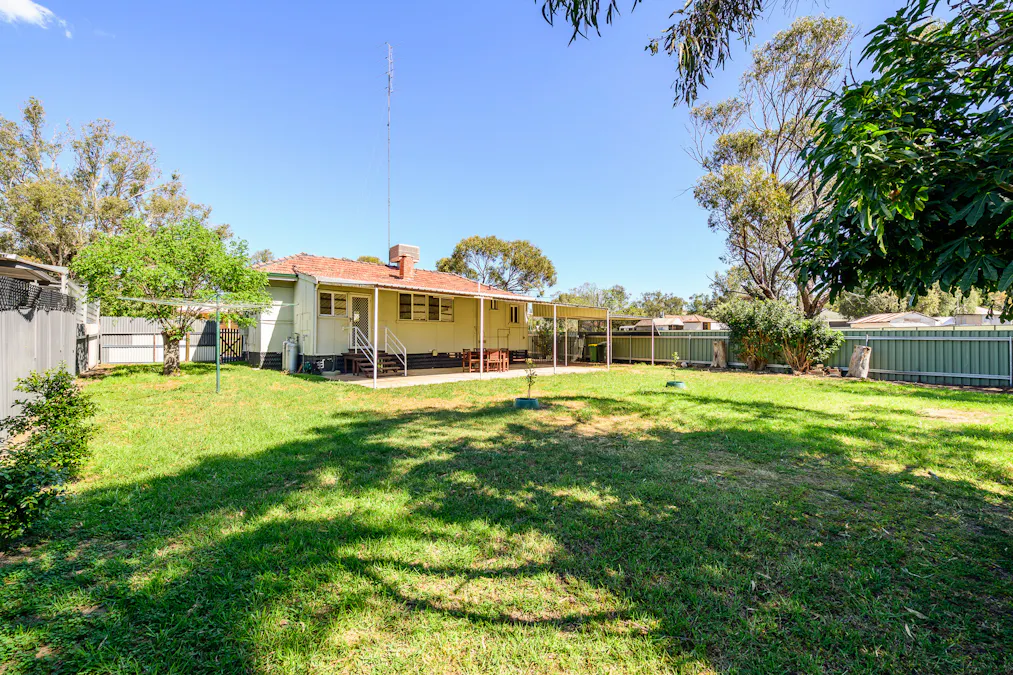 25 Yalbaroo Road, Northam, WA, 6401 - Image 25