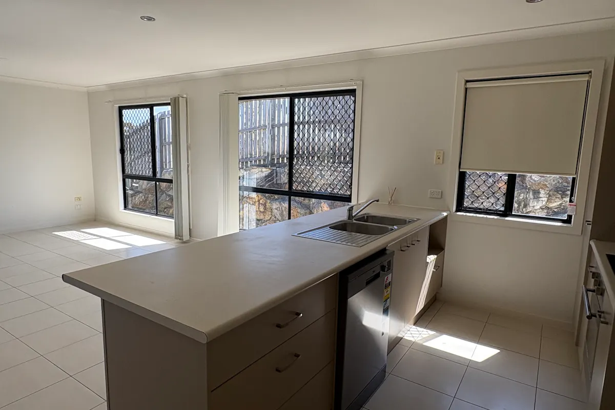 74 Victoria Avenue — photo 3 of 11