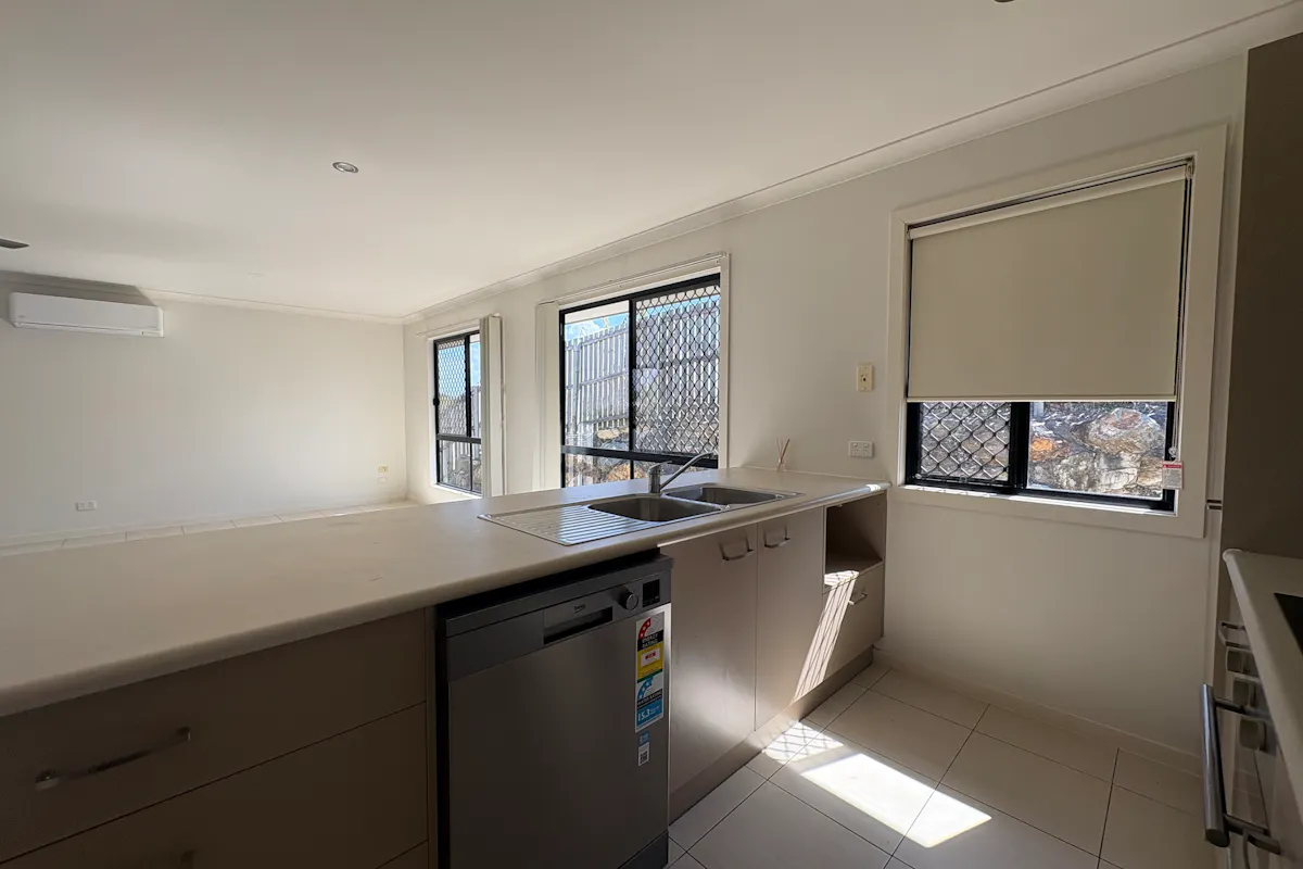 74 Victoria Avenue — photo 4 of 11