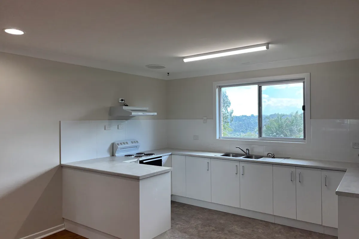 3 Bedroom Home with Views For Lease — photo 5 of 11