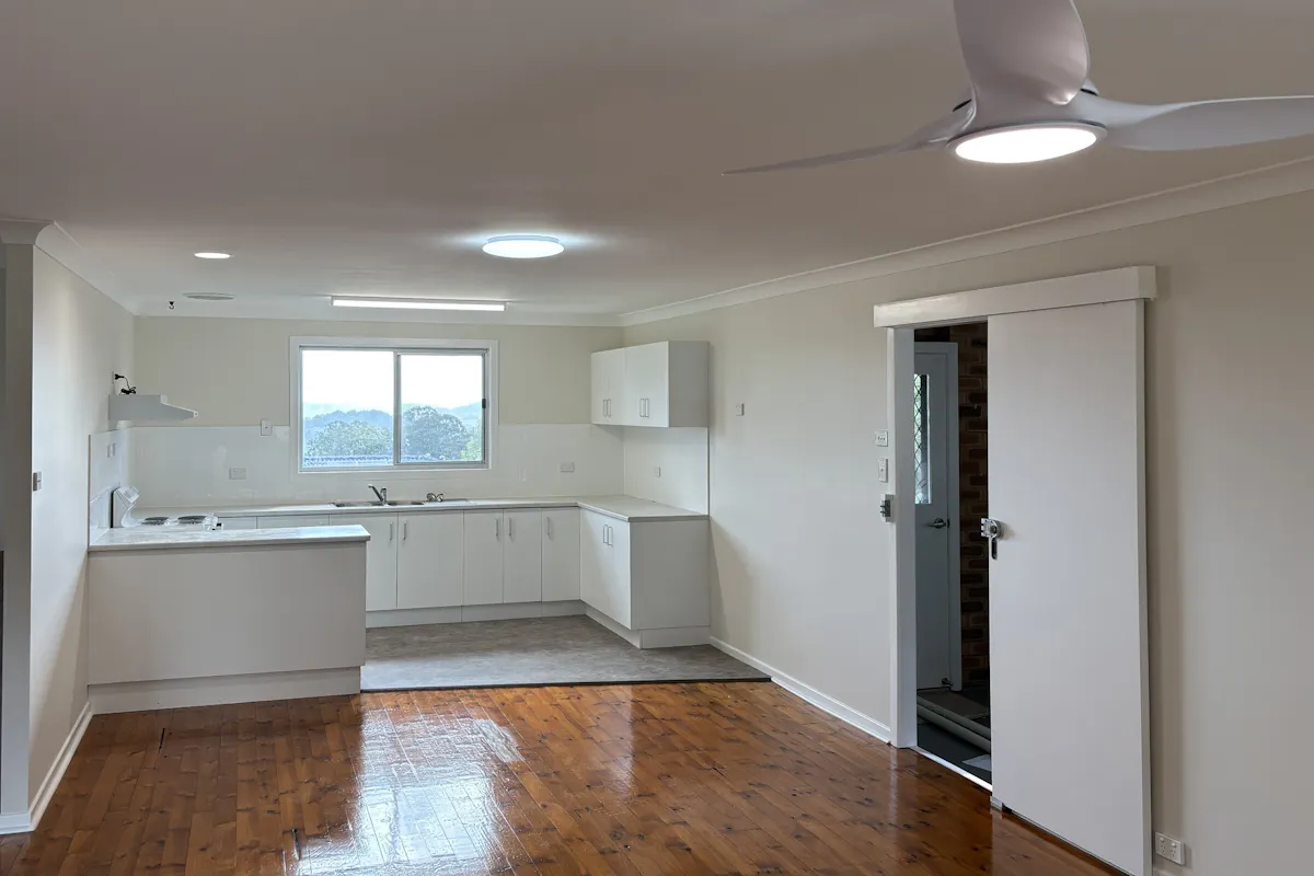 3 Bedroom Home with Views For Lease — photo 4 of 11