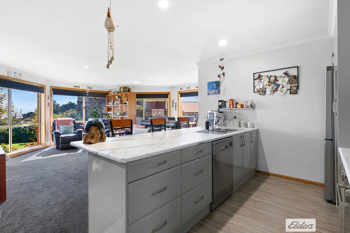 16 Seabreeze Avenue — photo 8 of 26