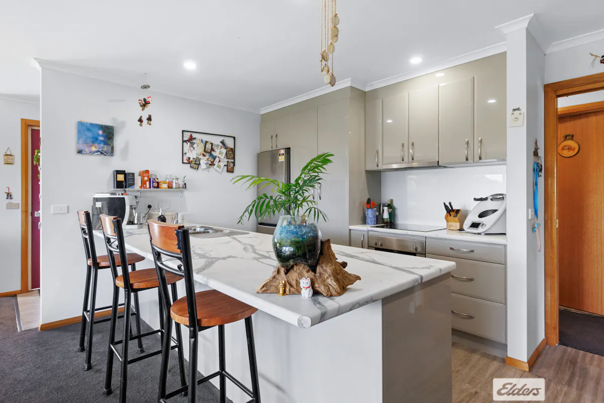 16 Seabreeze Avenue — photo 10 of 26