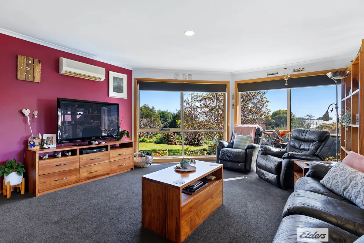 16 Seabreeze Avenue — photo 4 of 26