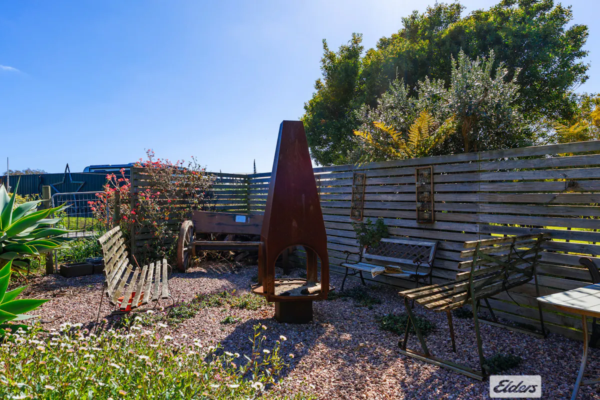 16 Seabreeze Avenue — photo 11 of 26