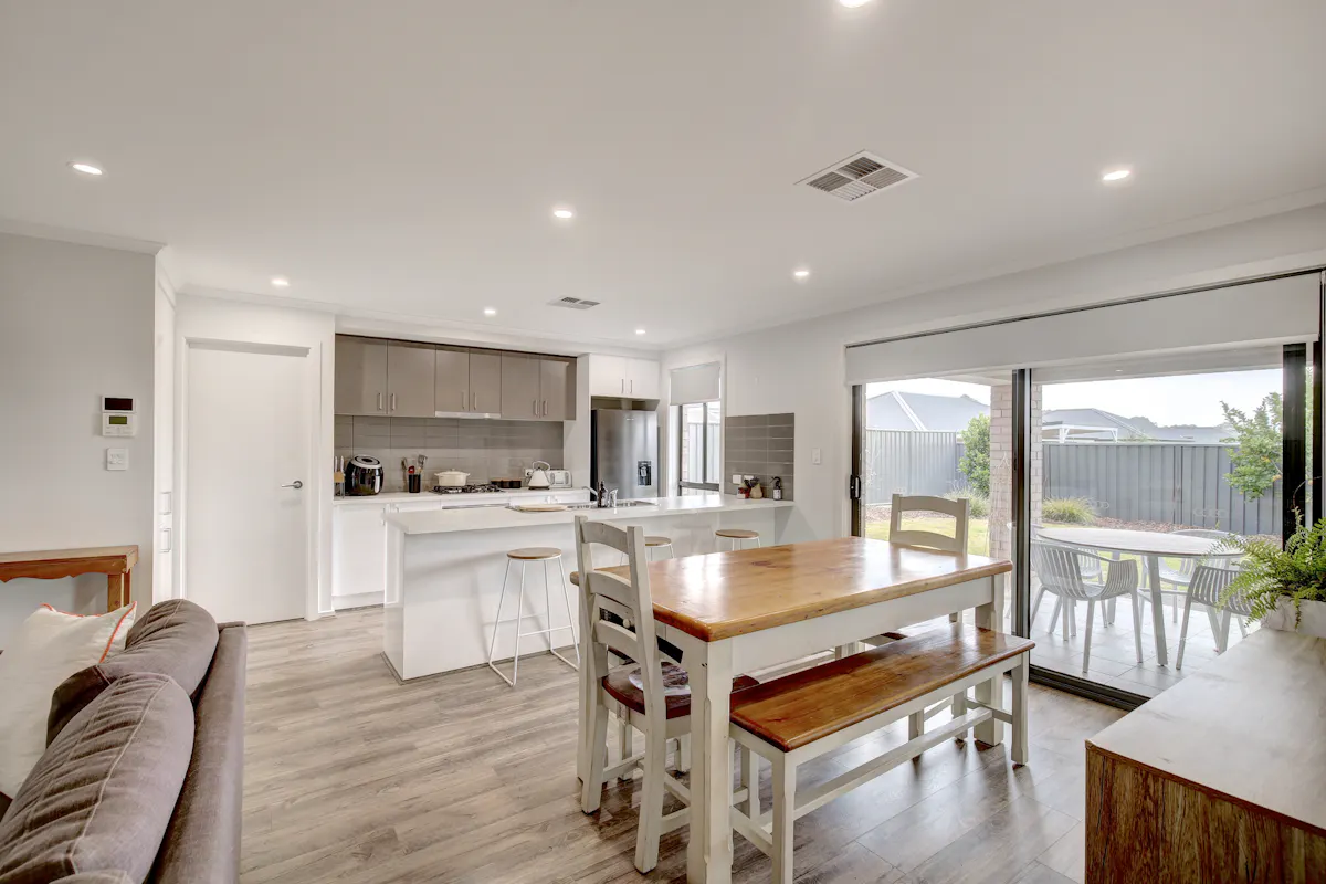 183 Heysen Boulevard — photo 7 of 22