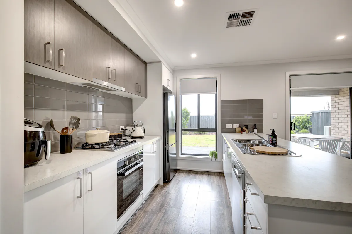 183 Heysen Boulevard — photo 4 of 22