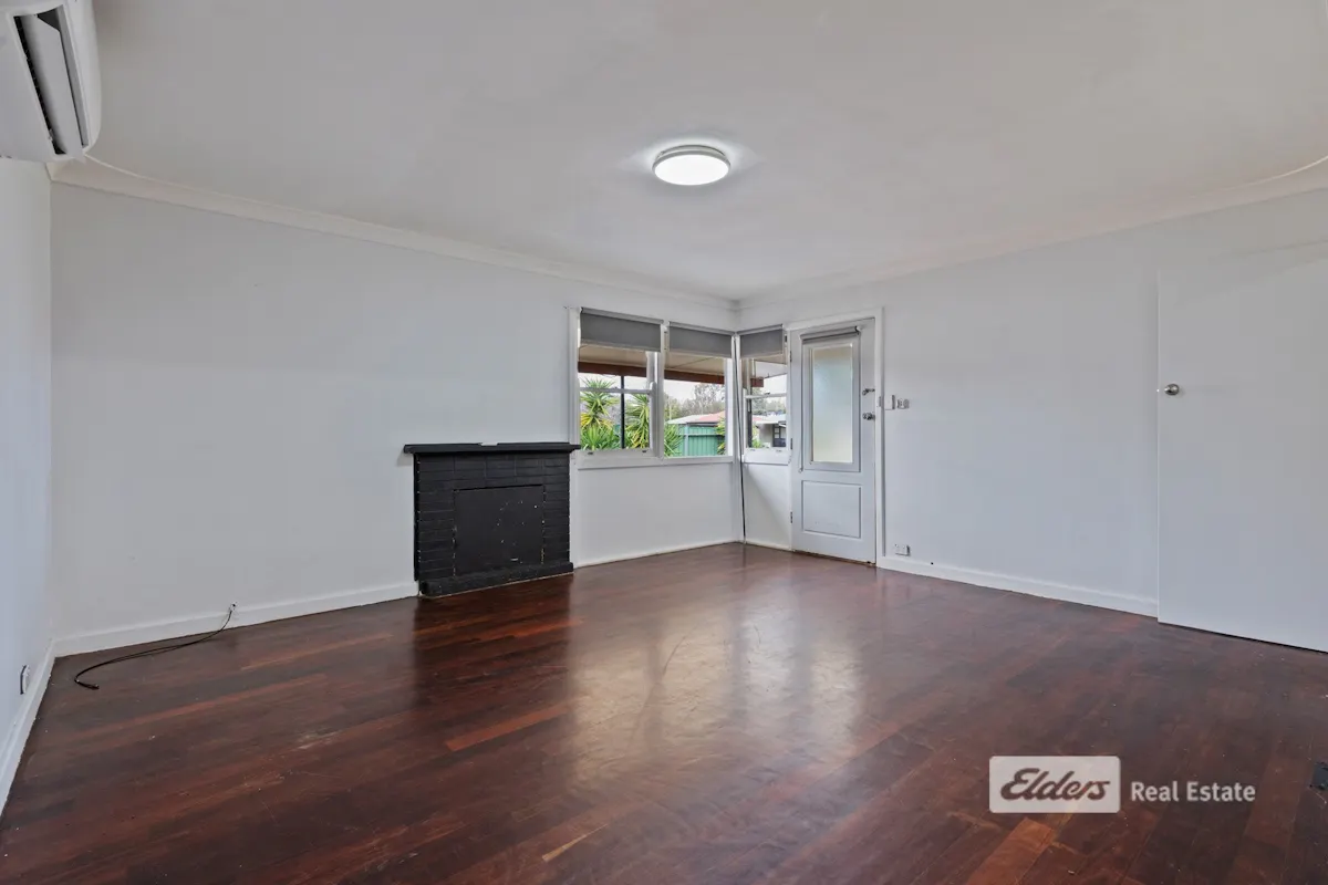 4 Sungrove Avenue — photo 2 of 10