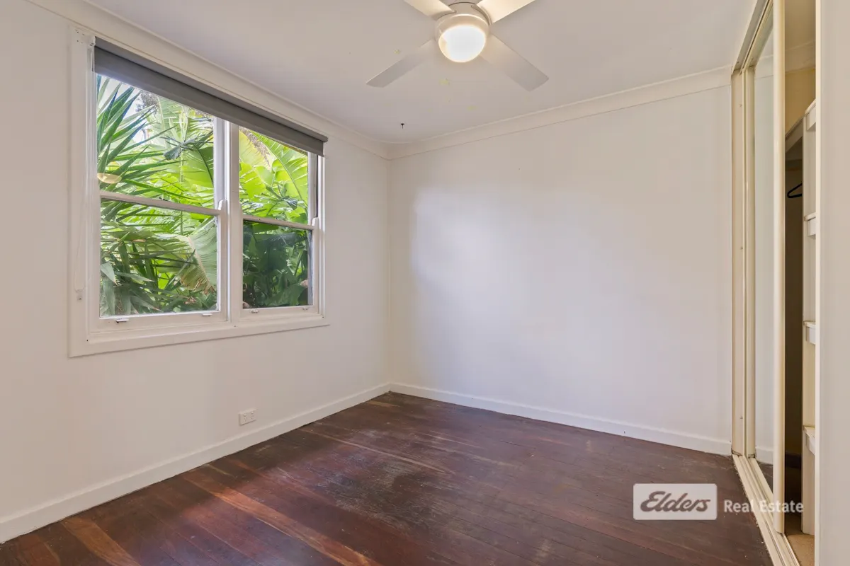 4 Sungrove Avenue — photo 5 of 10