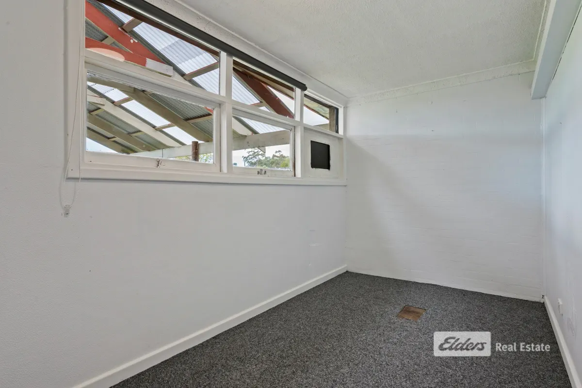 4 Sungrove Avenue — photo 6 of 10