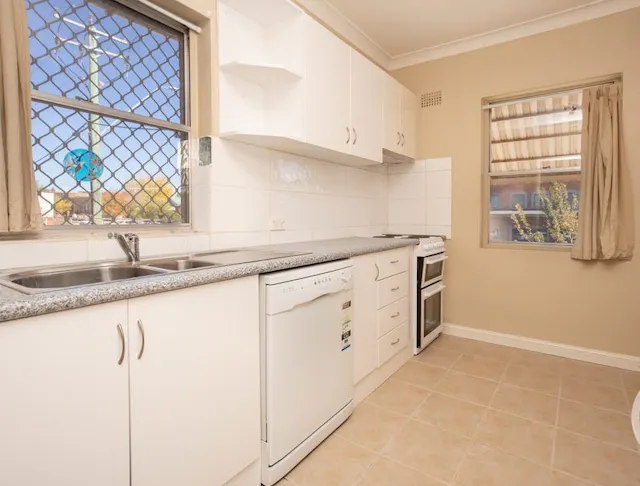 1/110 Bentick Street — photo from Elders Nicoll & Ireland