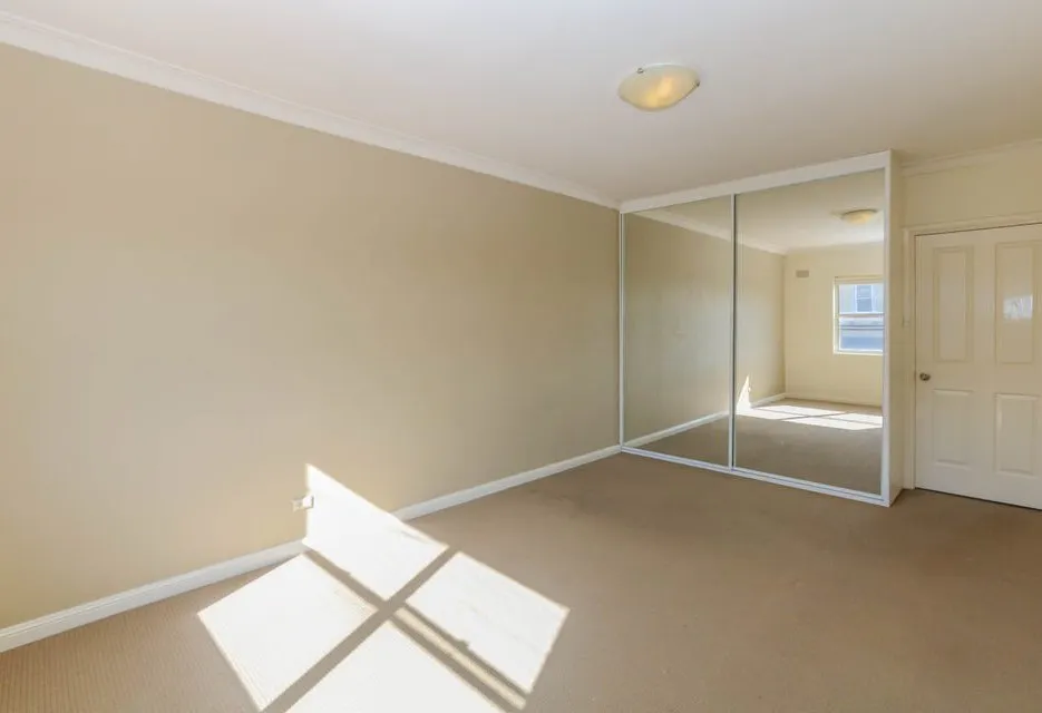 1/110 Bentick Street — photo 2 of 7