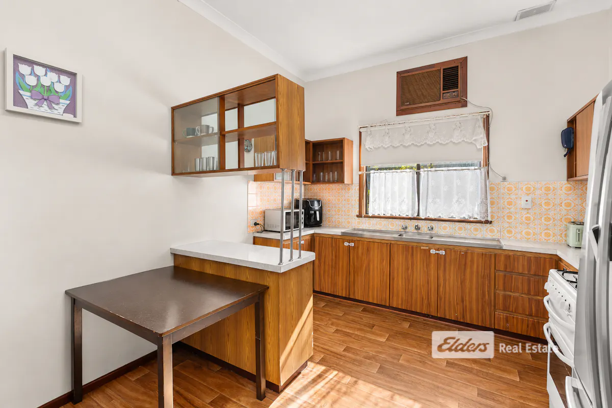 35 Bucktin Street — photo 5 of 19