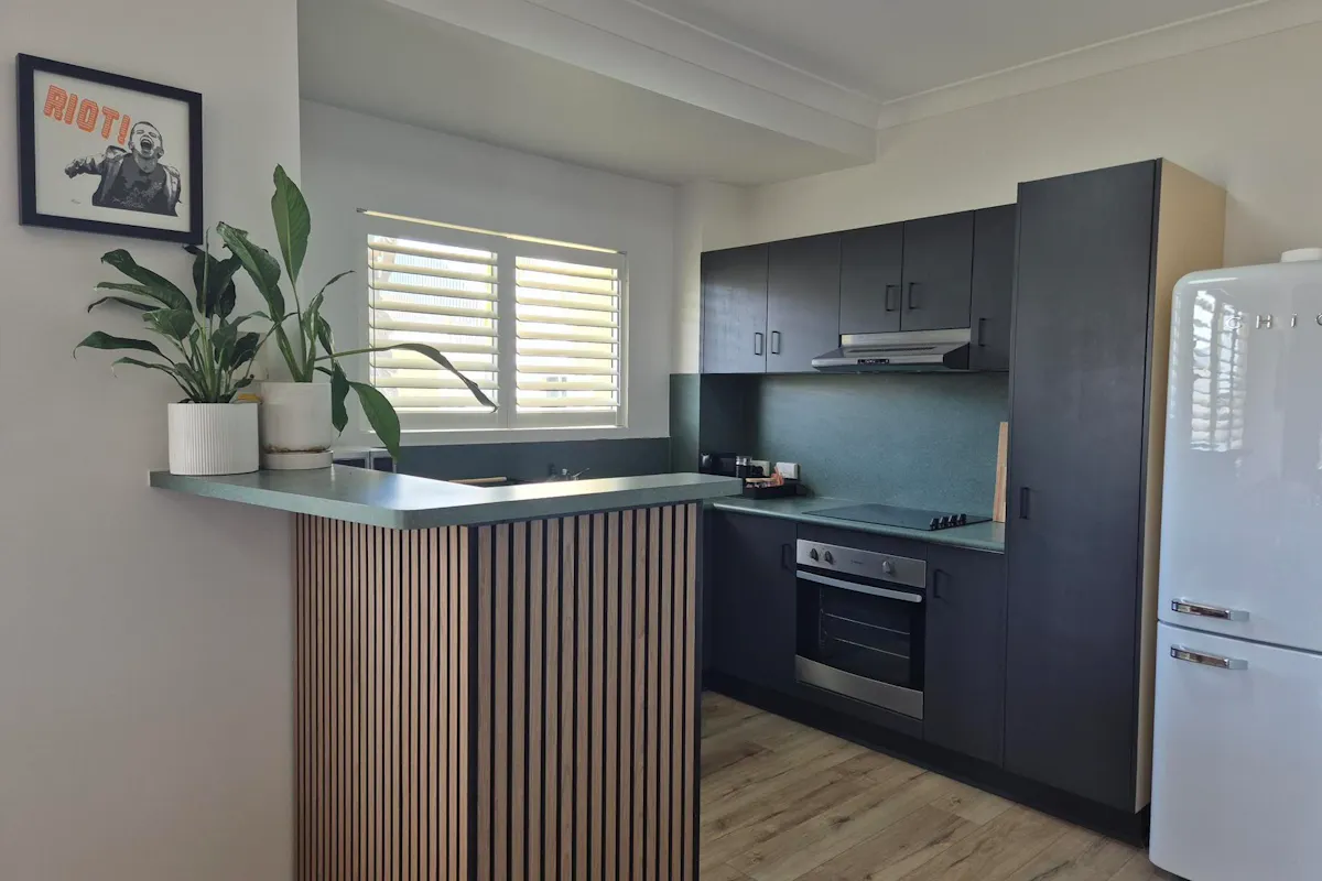 8/48 McIlwraith Street — photo 3 of 12