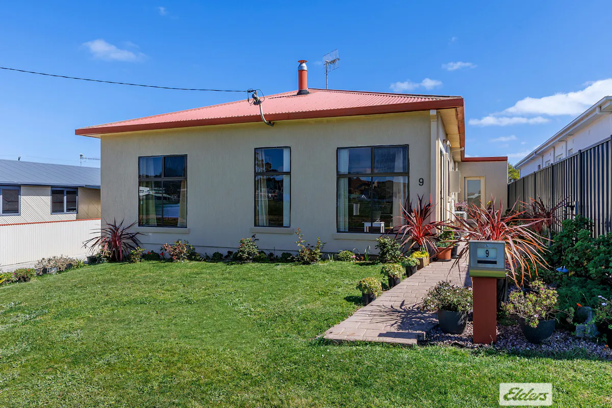9 Plummer Court — photo 2 of 21
