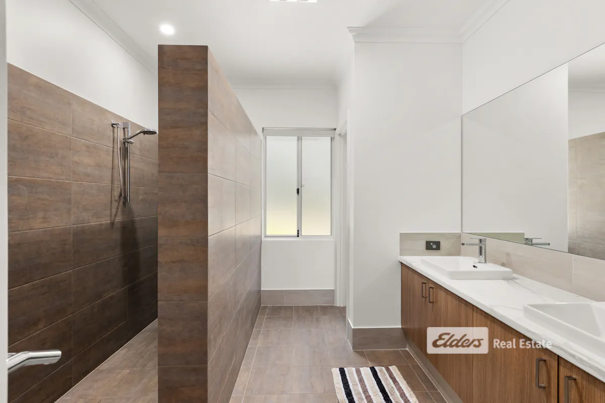 41 Lyons Road — photo 16 of 30