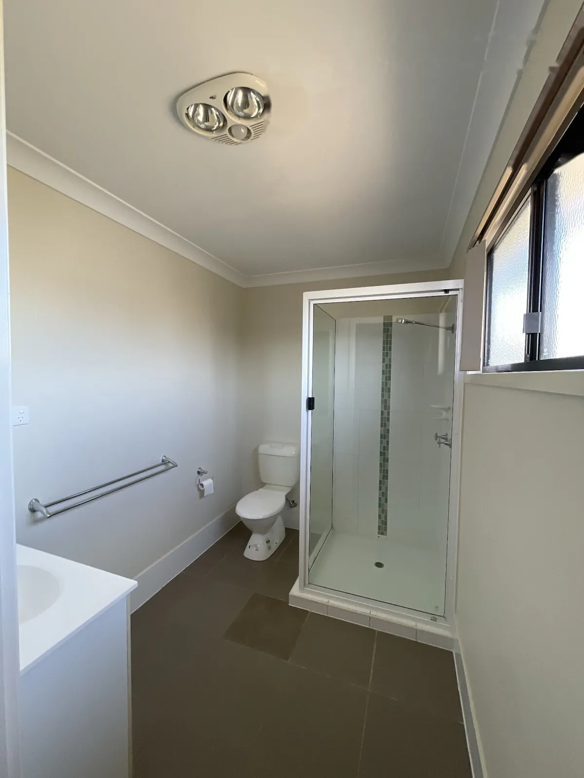 4 Charthom Place — photo 3 of 4