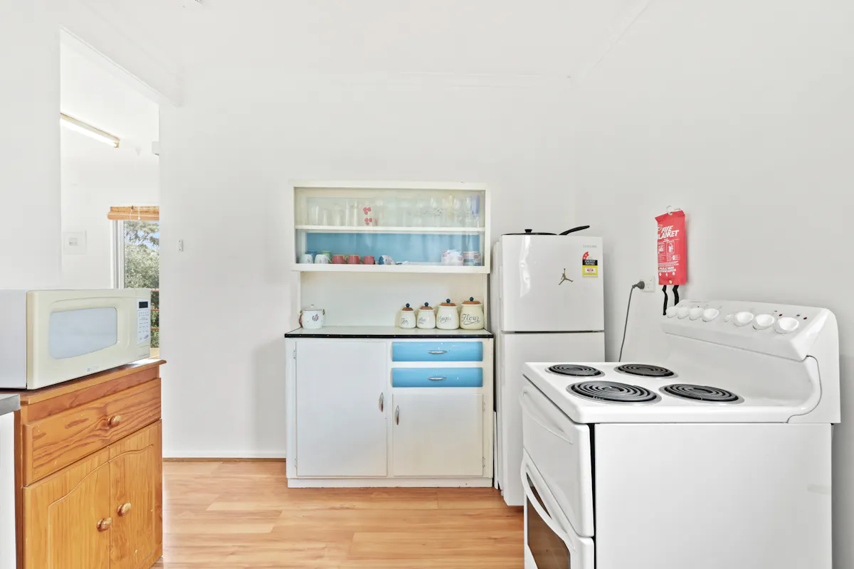 18 Bayview Road — photo 8 of 30