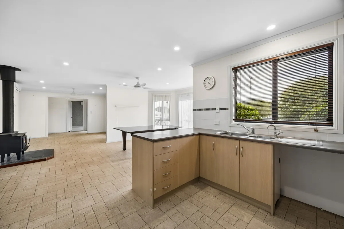 6 Aberle Street — photo 11 of 30