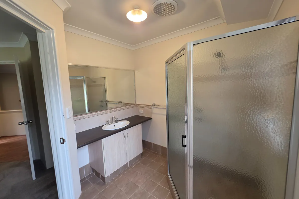 28 Laurie Street — photo 9 of 15