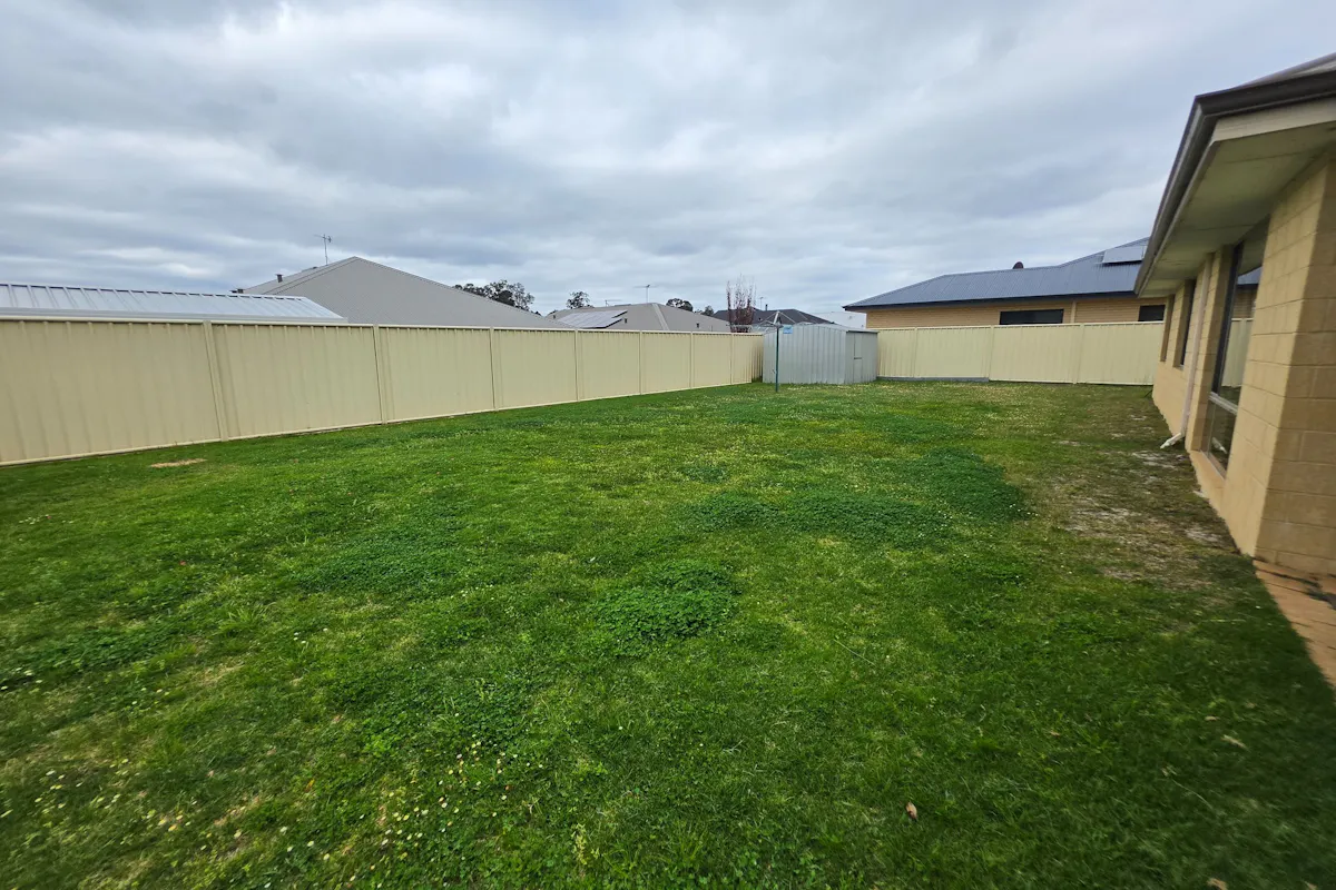 28 Laurie Street — photo 12 of 15
