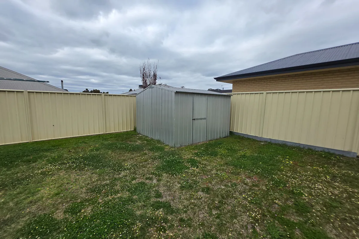 28 Laurie Street — photo 13 of 15