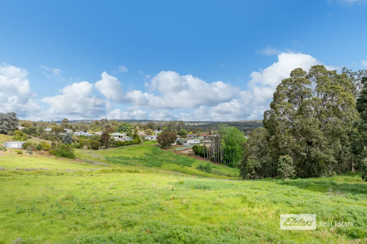 Victoria Parade — photo 9 of 9