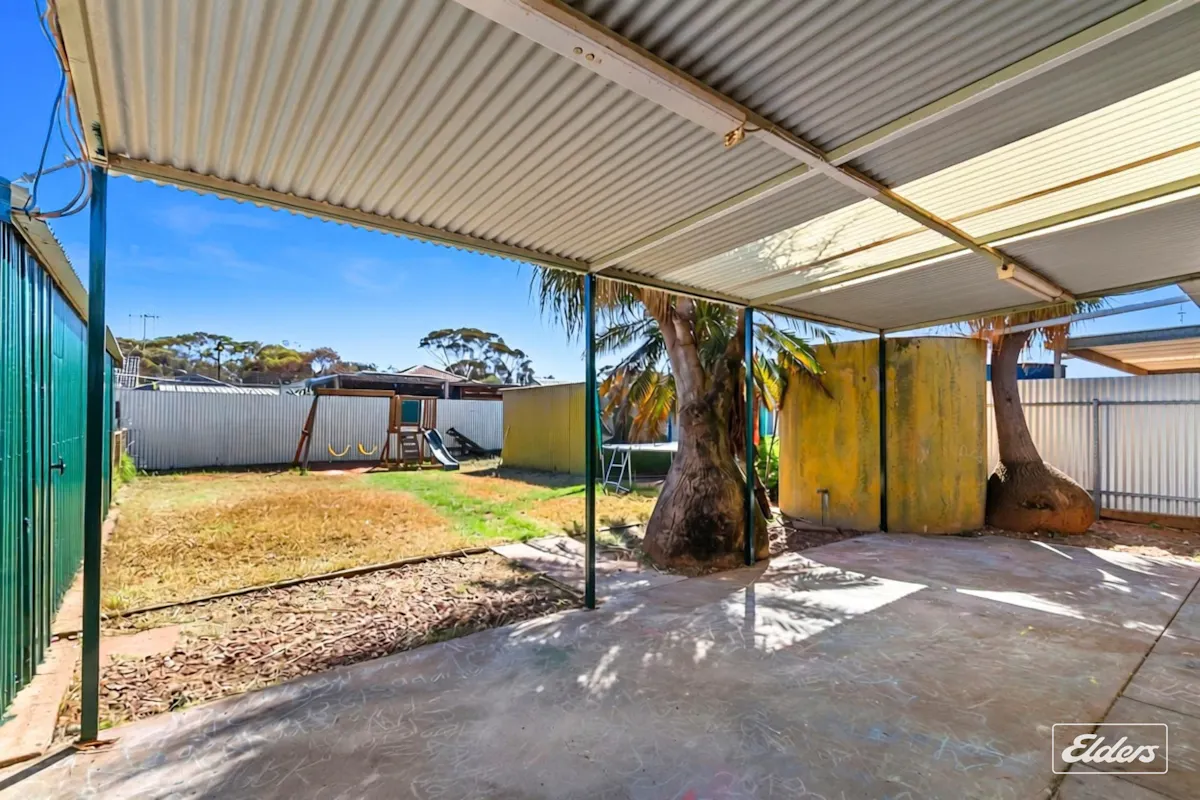 10 Grevillea Street — photo 14 of 19
